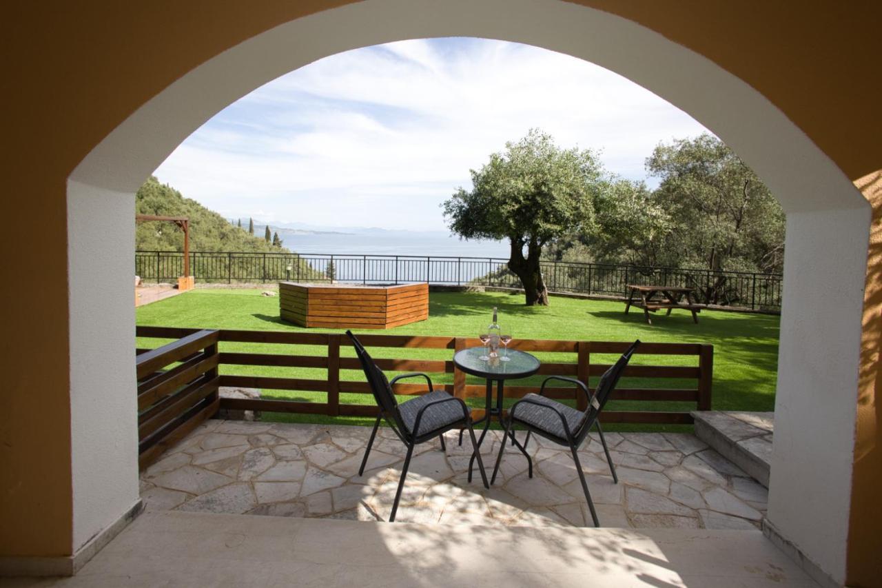 Silent Bay Apartments Katávolos Exteriör bild