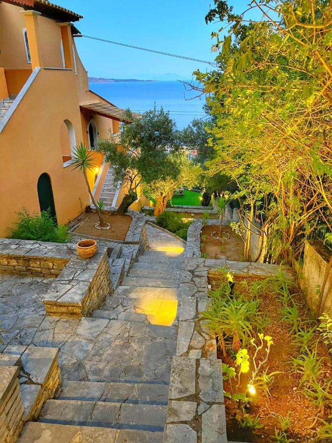 Silent Bay Apartments Katávolos Exteriör bild